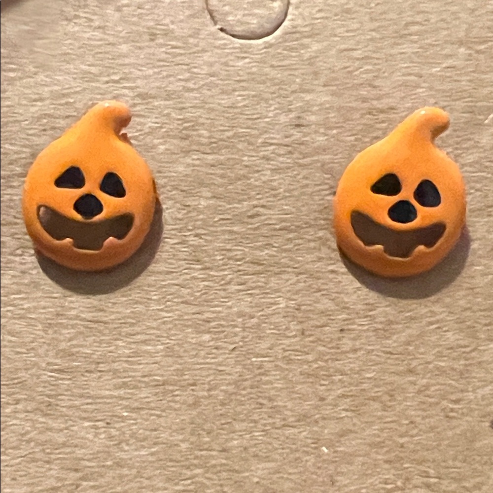 Small Pumpkin Halloween Earrings - For kids or adults!